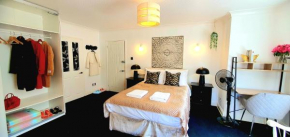Rose Homestay Brighton - Free parking Ensuite studio room near Brighton Uni